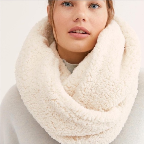 Free‎ People Cloud Nine Fleece Infinity Scarf Cream One Size - Picture 1 of 8